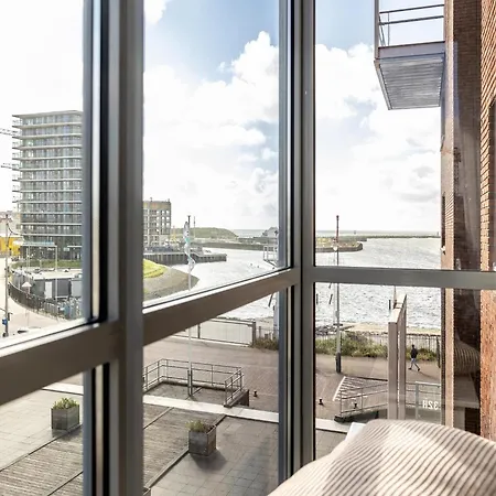 With Scheveningen Harbor View *